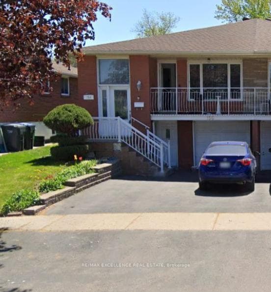 156 Voltarie Crescent Unit Upper photo 1