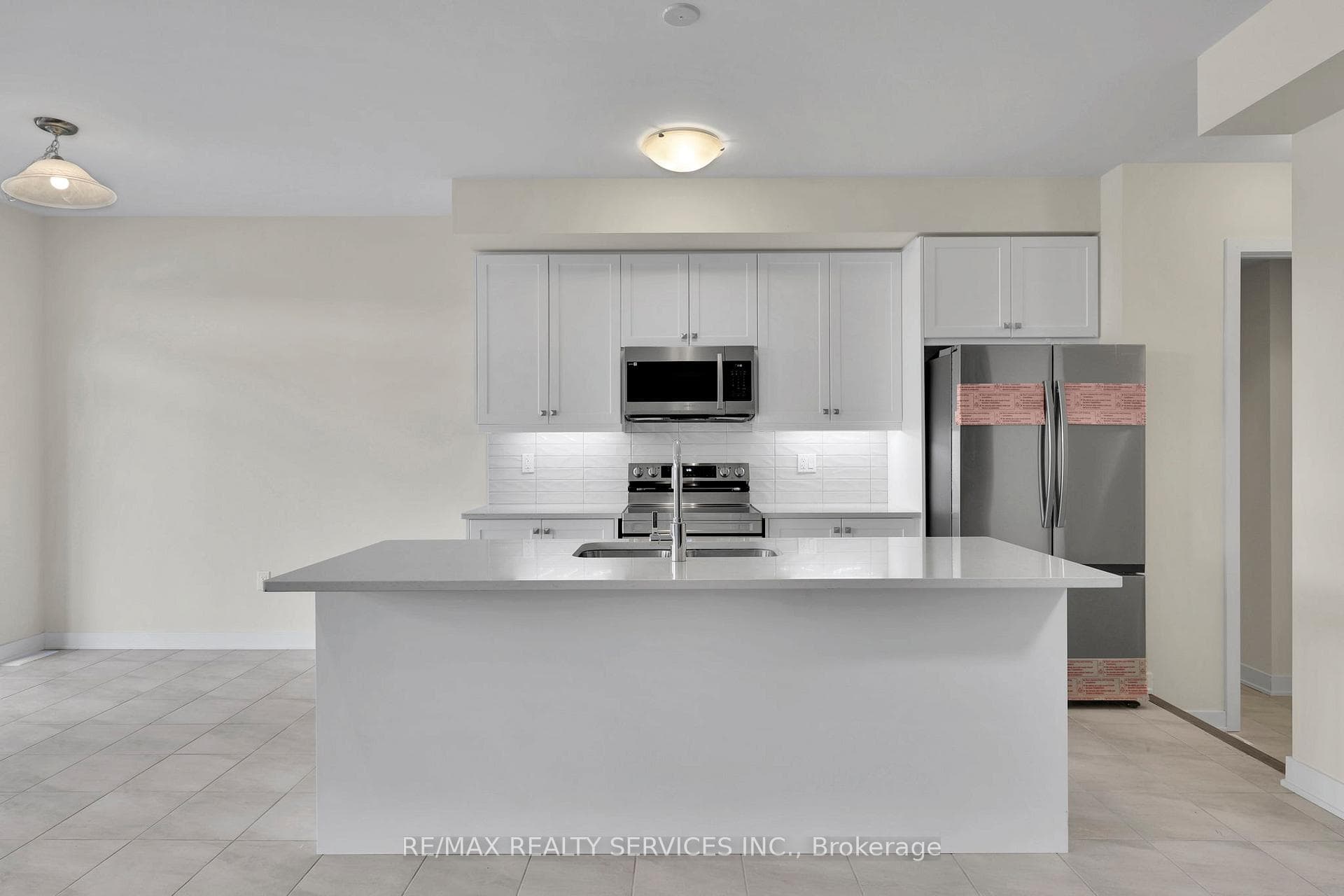 145 Keelson Street photo 8