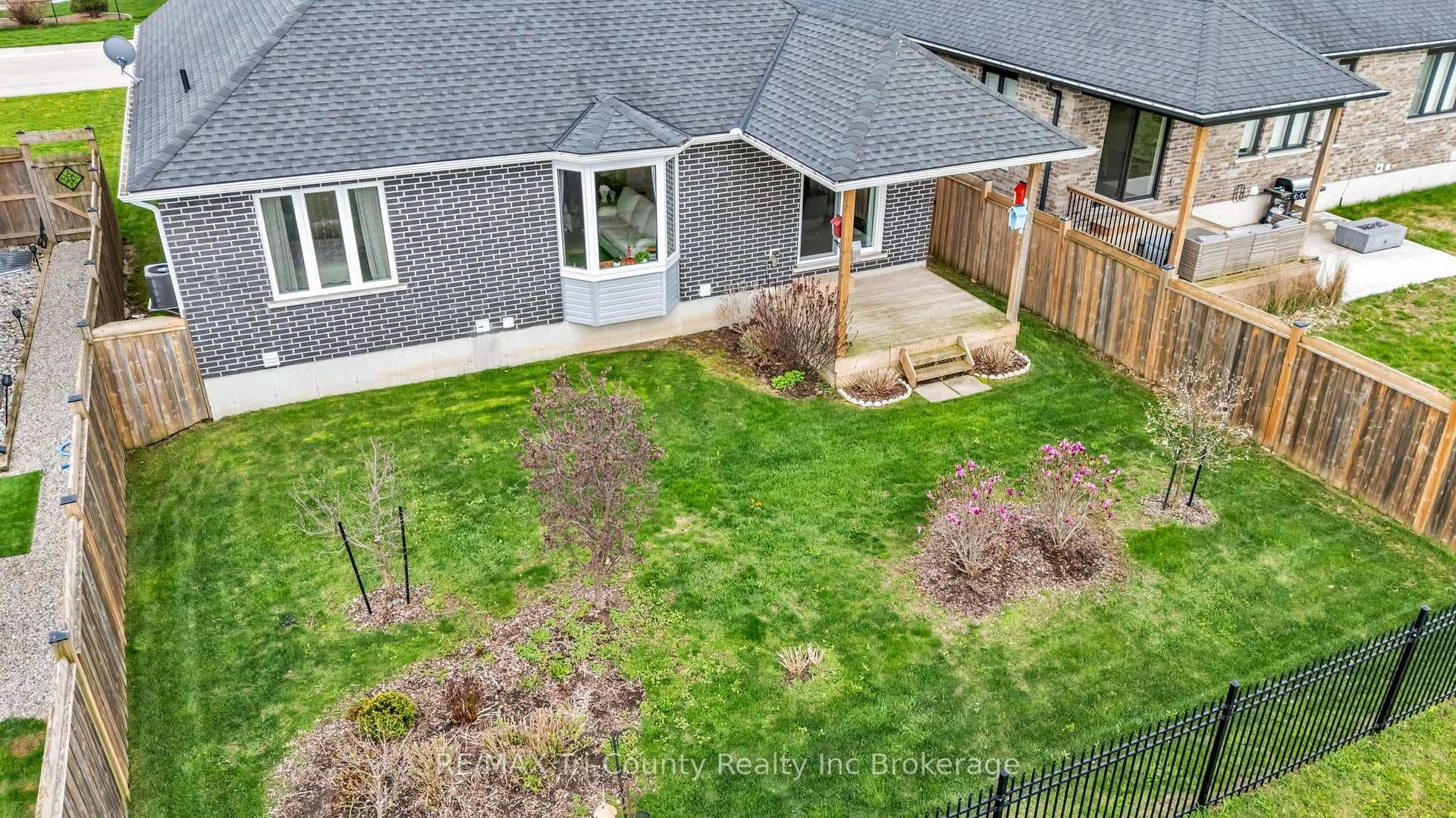 18 Crocus Avenue photo 37