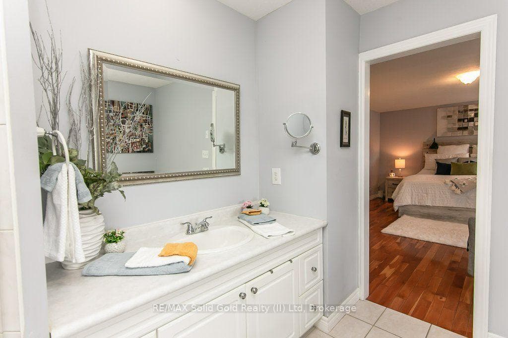 77 Lawrence Street photo 27