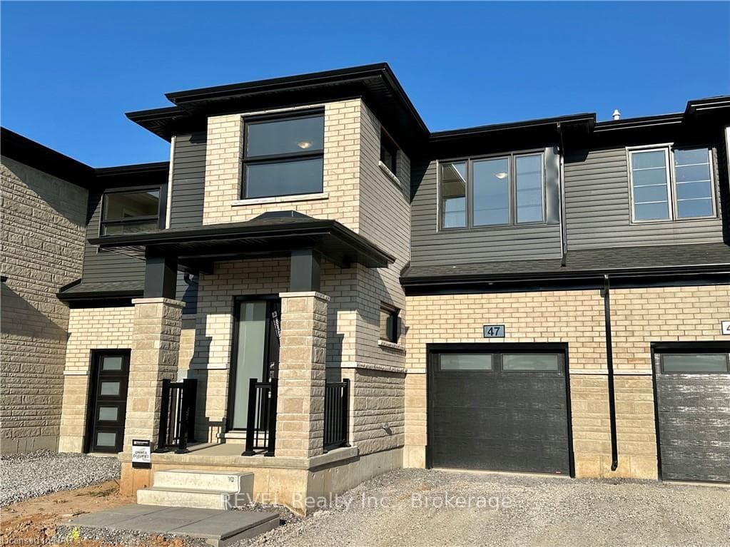 47 SAFFRON Way photo 1