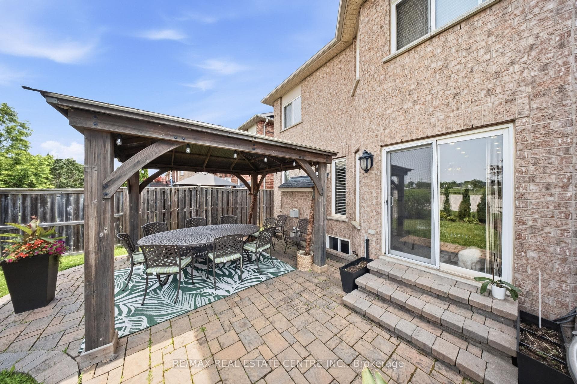 5875 Blue Spruce Avenue photo 43