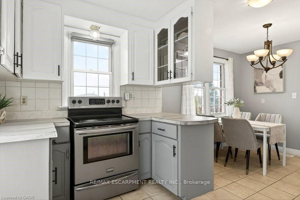 76 MARGARET Avenue photo 10