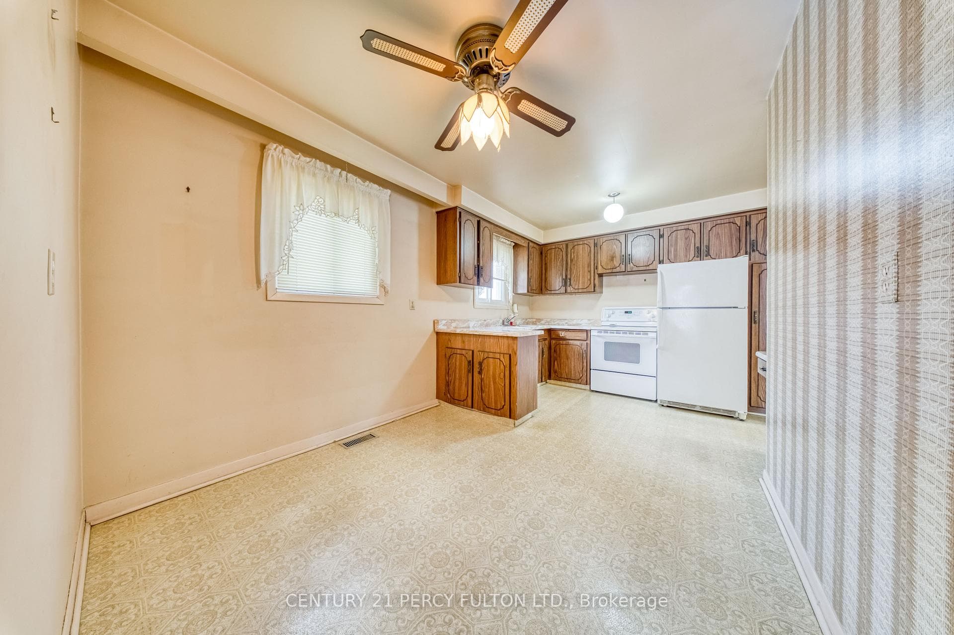 120 Poplar Road photo 9