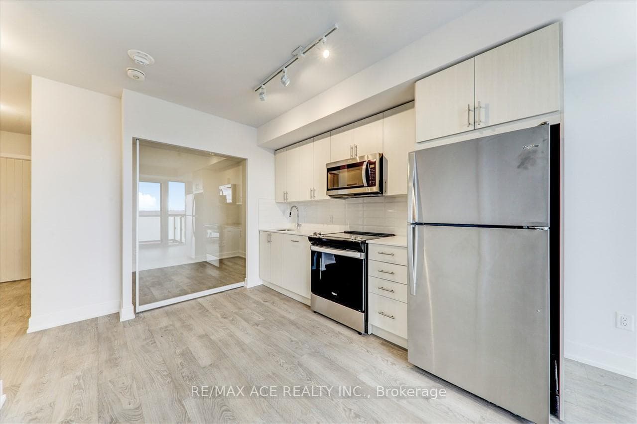 2550 Simcoe Street Unit 2208 photo 8