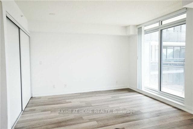 372 Highway 7 Road Unit 620 photo 5