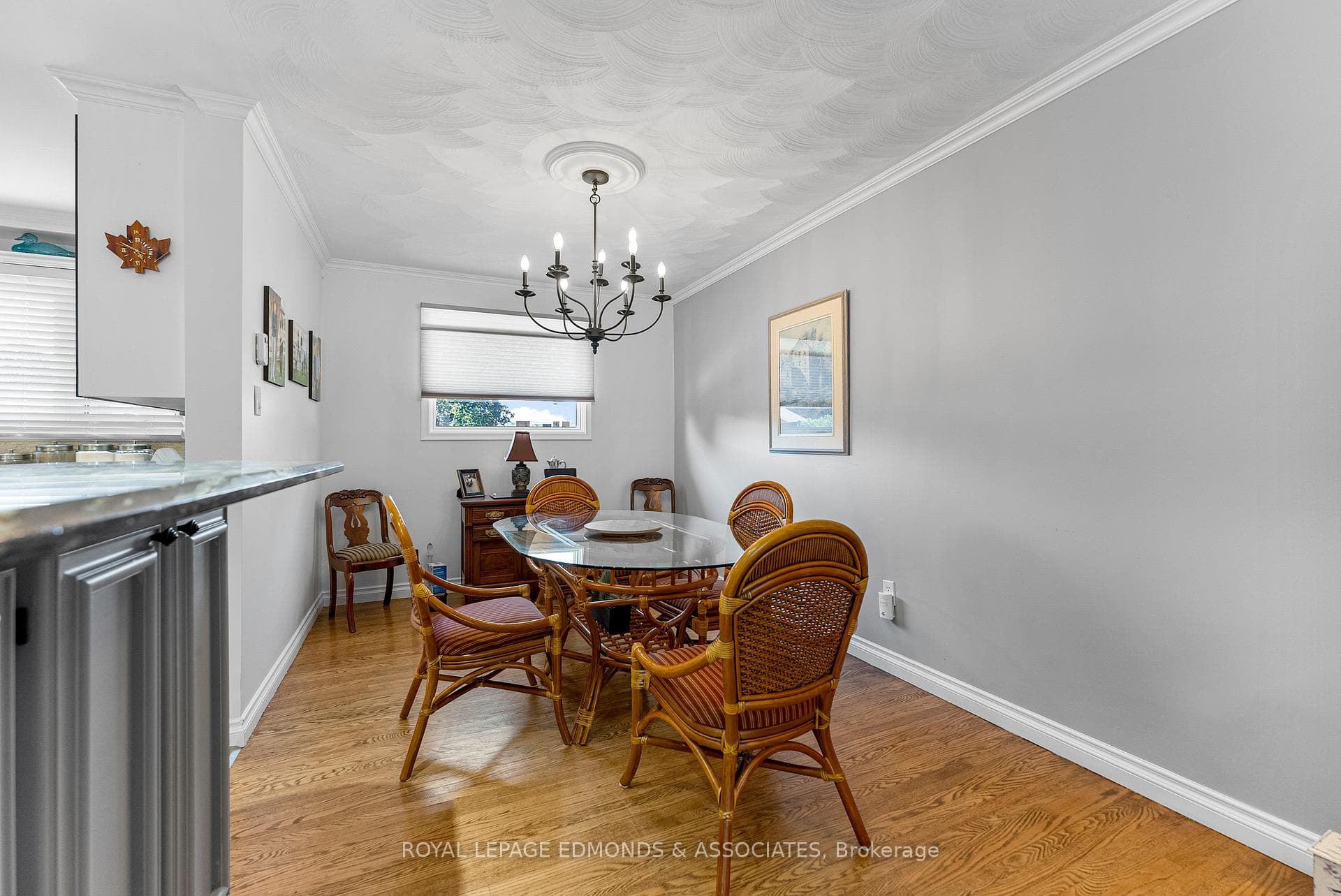 320 Patricia Avenue photo 9