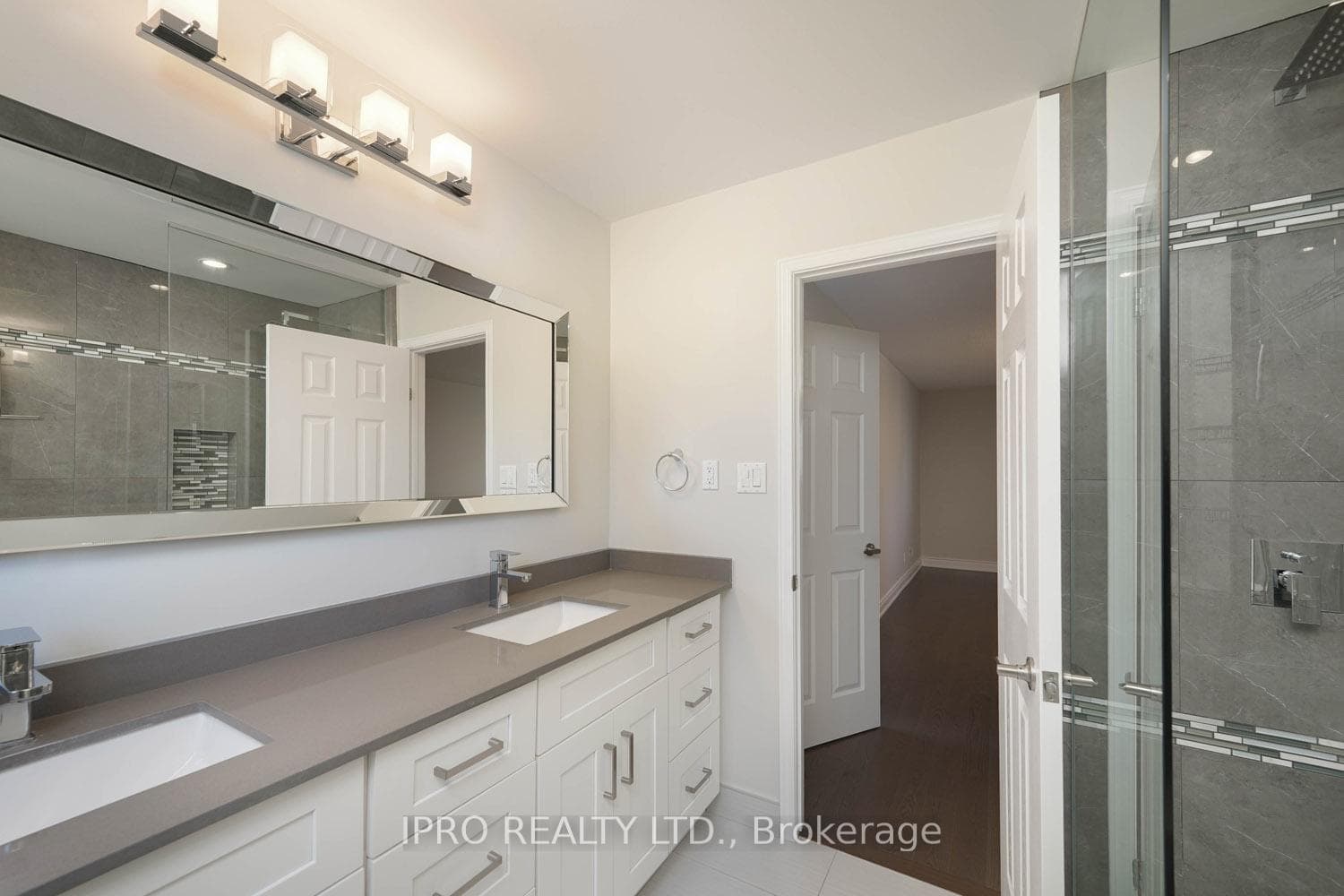 111 Newton Drive photo 23