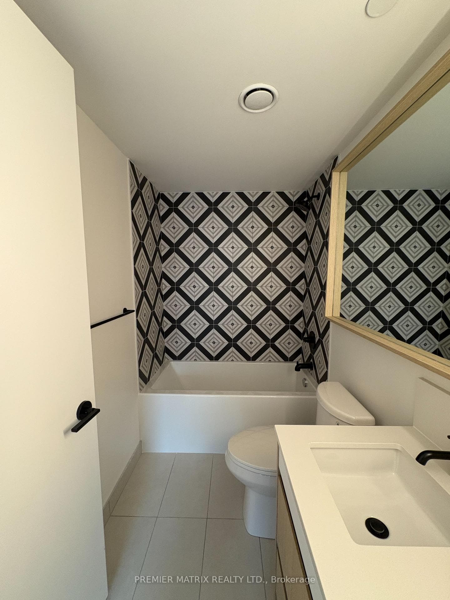 5 Lakeview Avenue Unit 309 photo 18