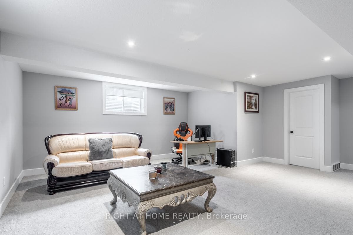 916 Moro Place photo 24