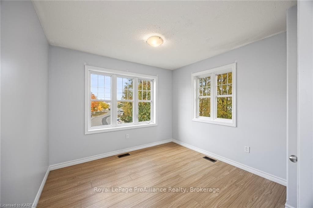 752 NEWMARKET Lane photo 33