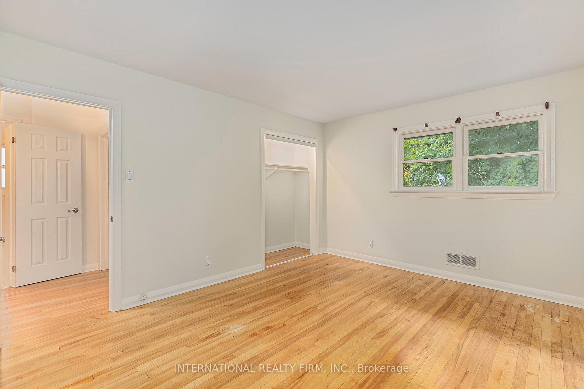 323 Lanark Avenue photo 19