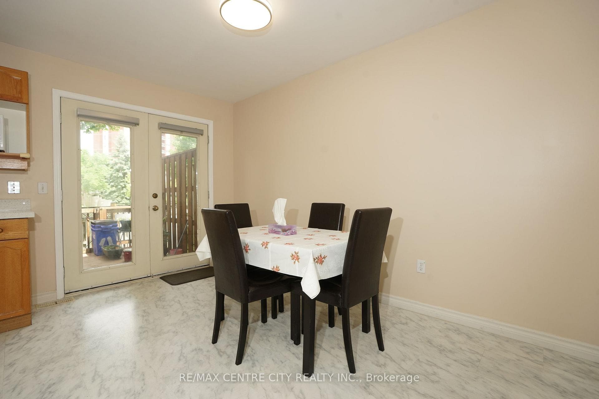 50 Chapman Court Unit 8 photo 7