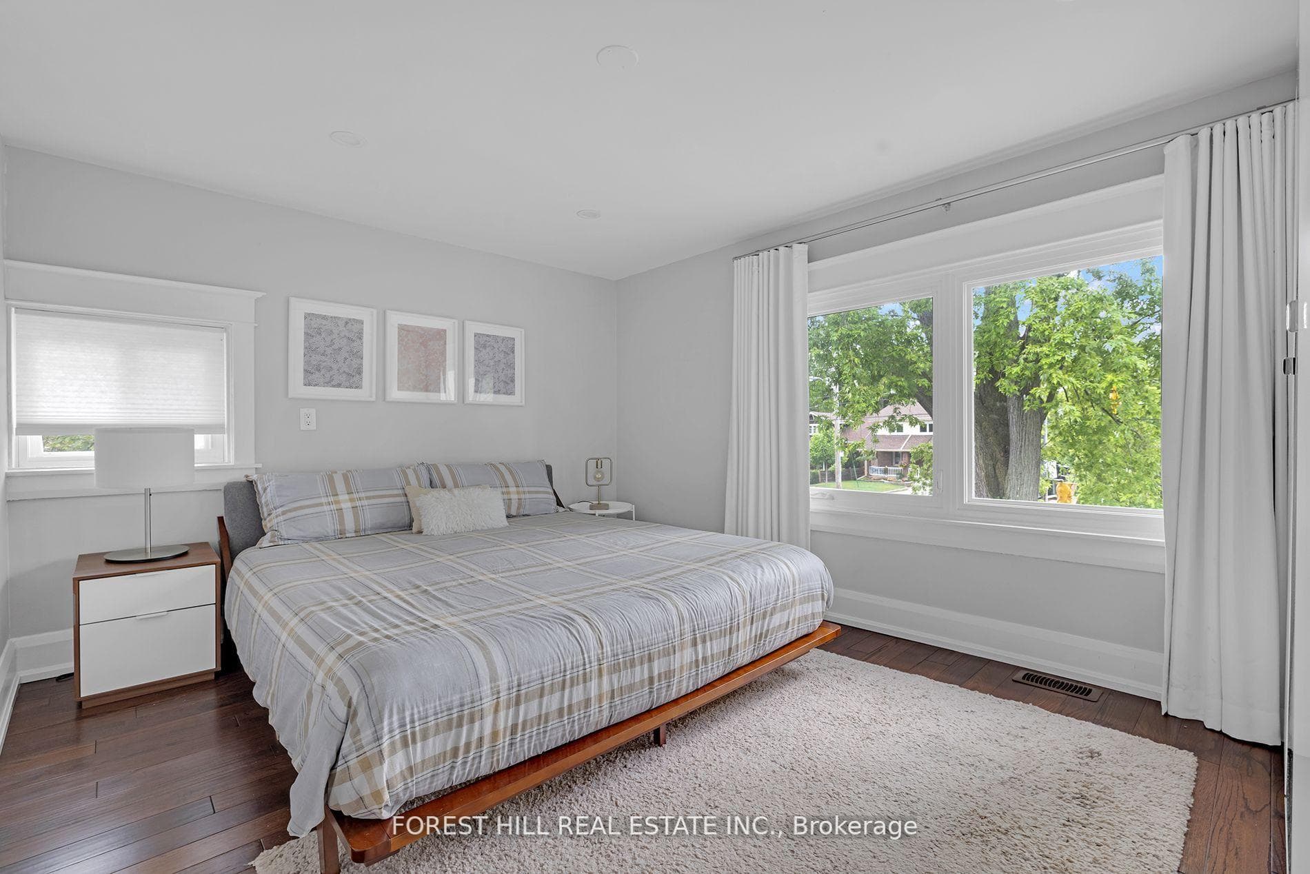 2567 Lake Shore Boulevard photo 25