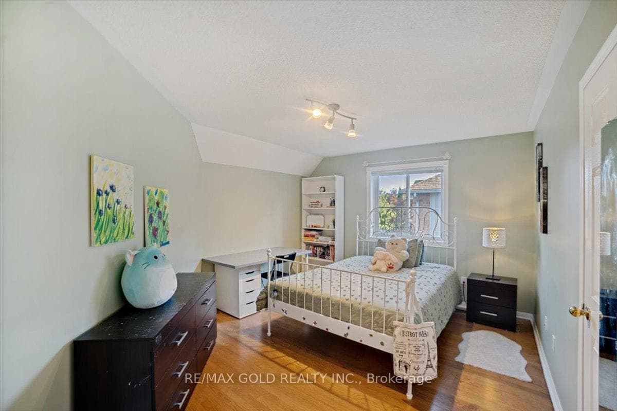 15 Canning Crescent photo 19