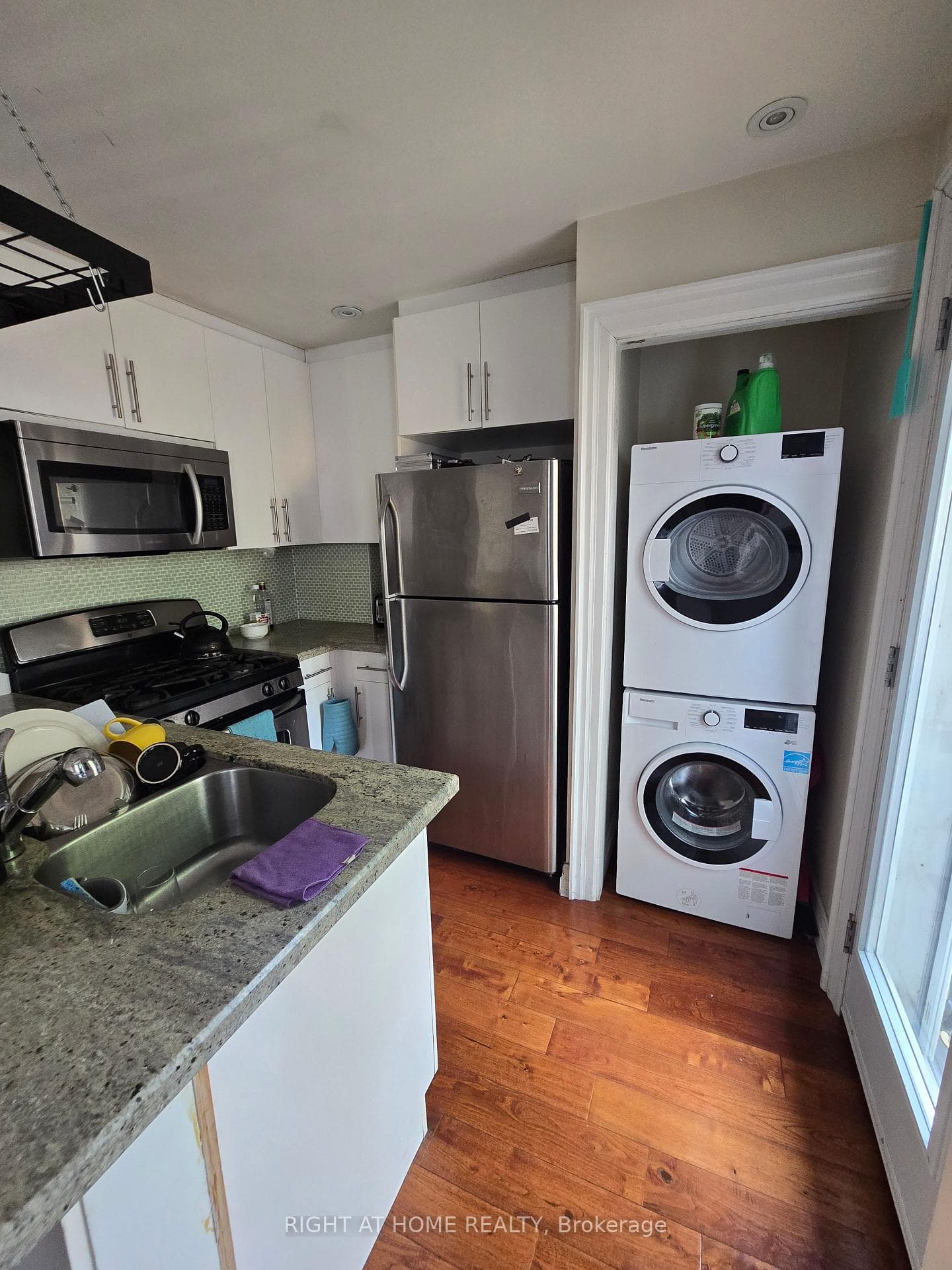 637 Logan Avenue Unit Upper photo 5