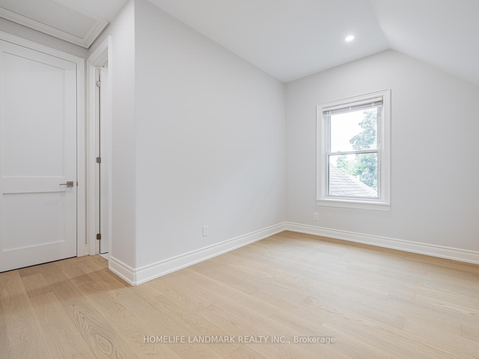 41 Arnold Crescent photo 20