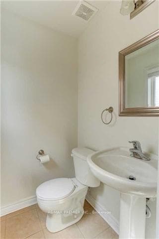 3080 Highbourne Crescent photo 5