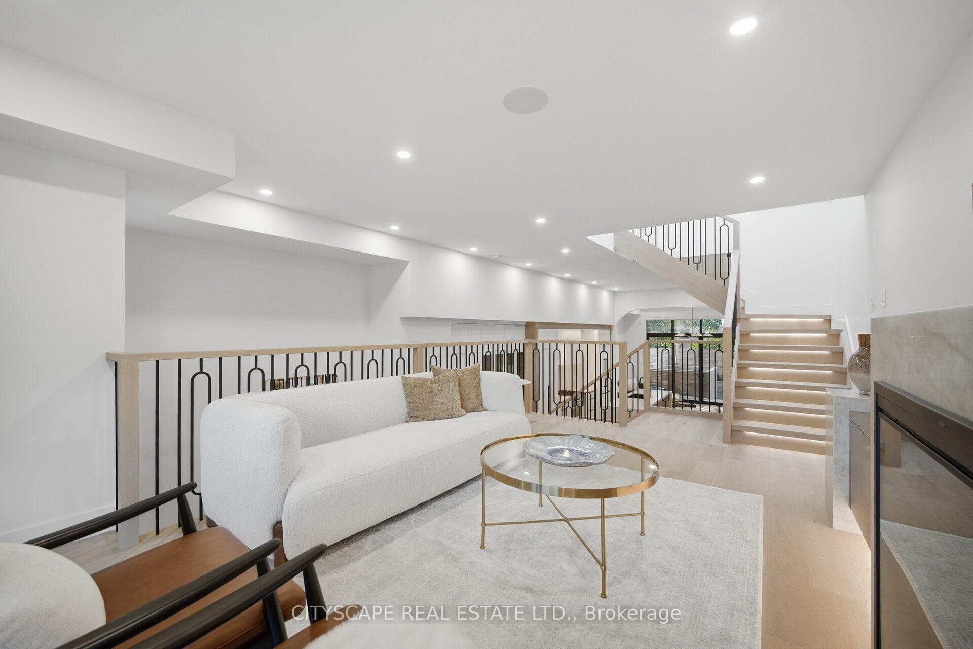 10B Holmstead Avenue photo 24