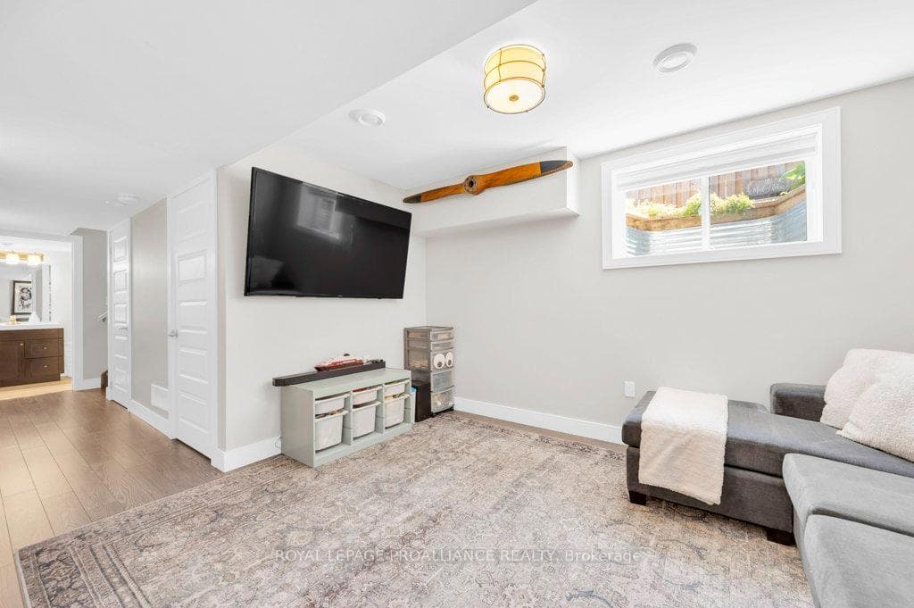 2 Nottingham Court photo 25