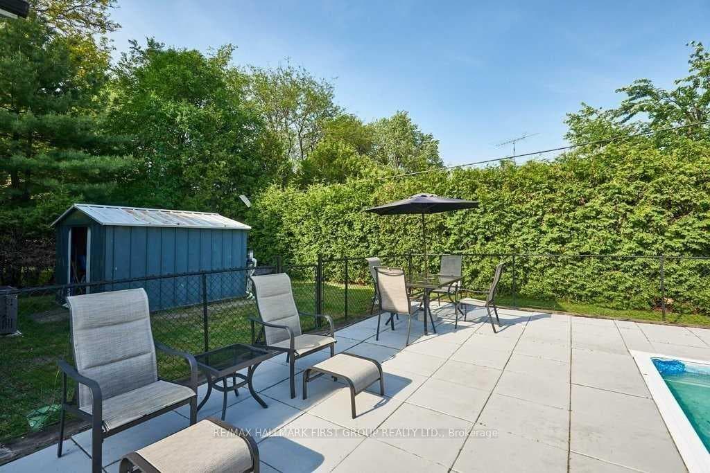 11 Jane Avenue photo 39