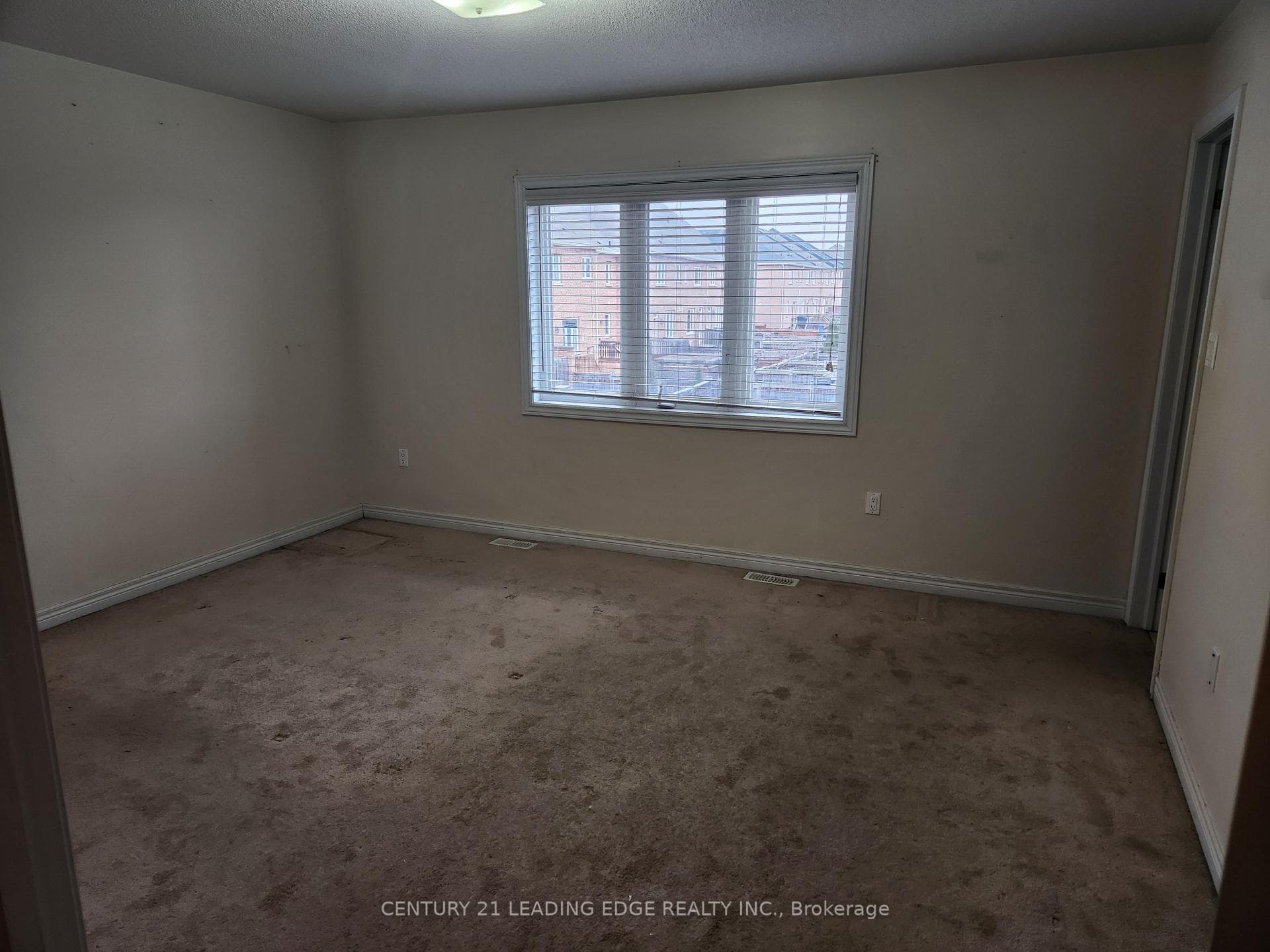 6 McLaughlin Avenue photo 10