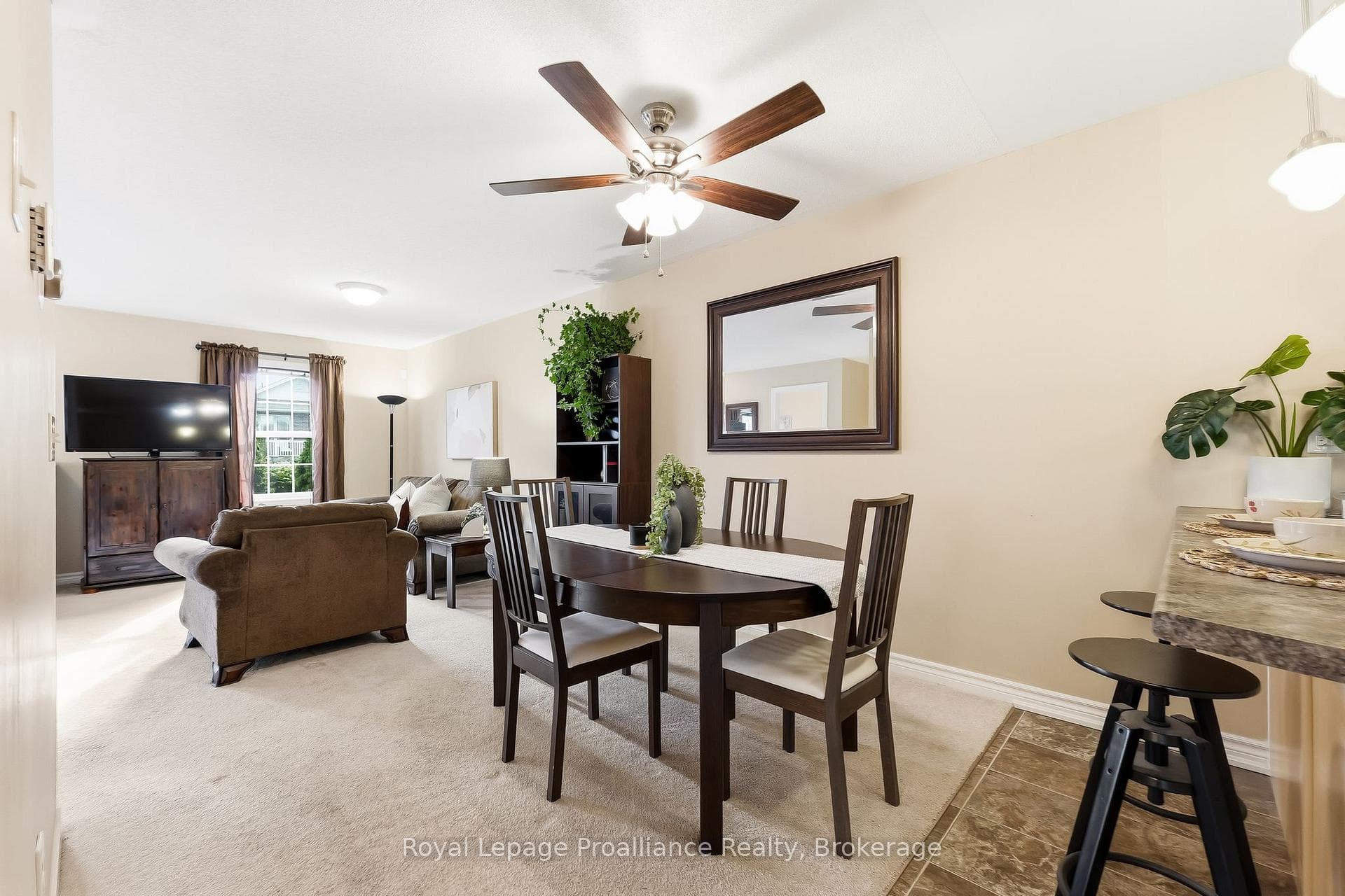 23 Empire Boulevard photo 16