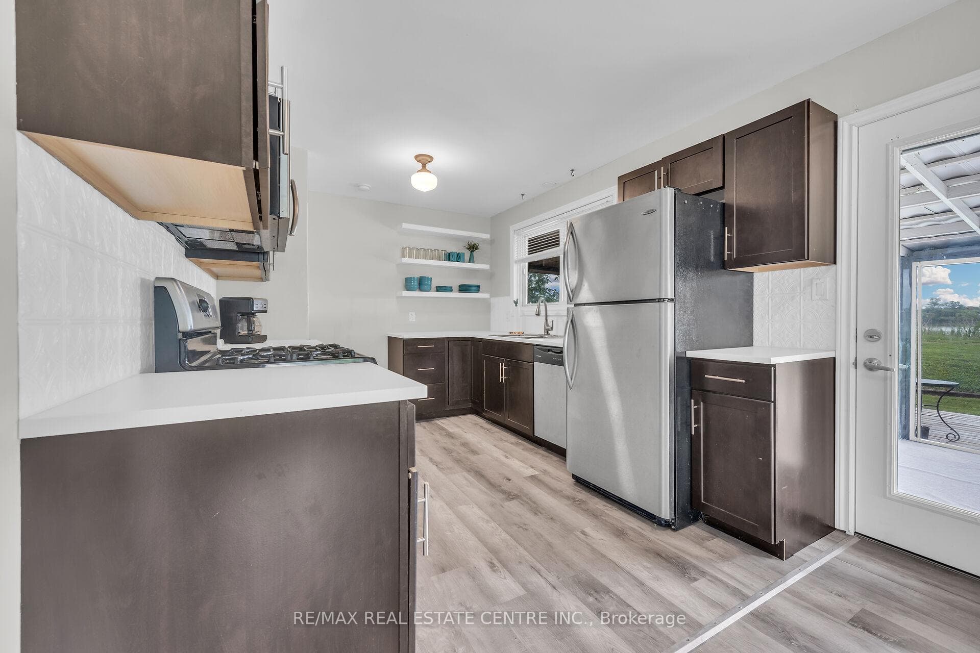 237 Mary Street photo 6