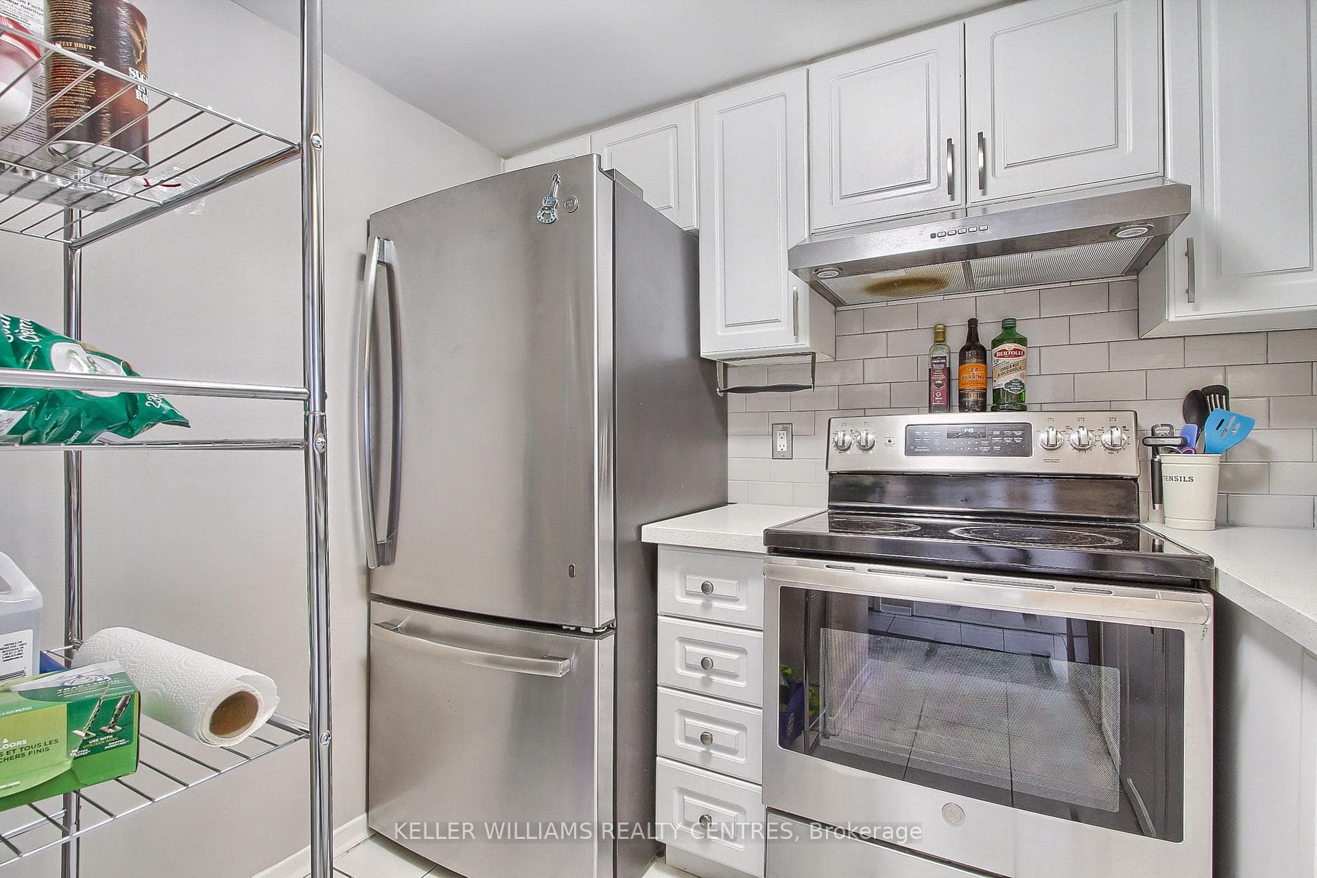 160 Wellington Street Unit 302 photo 6