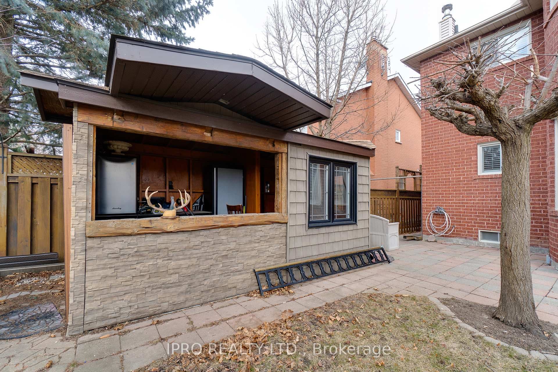 1 Gollop Crescent photo 35