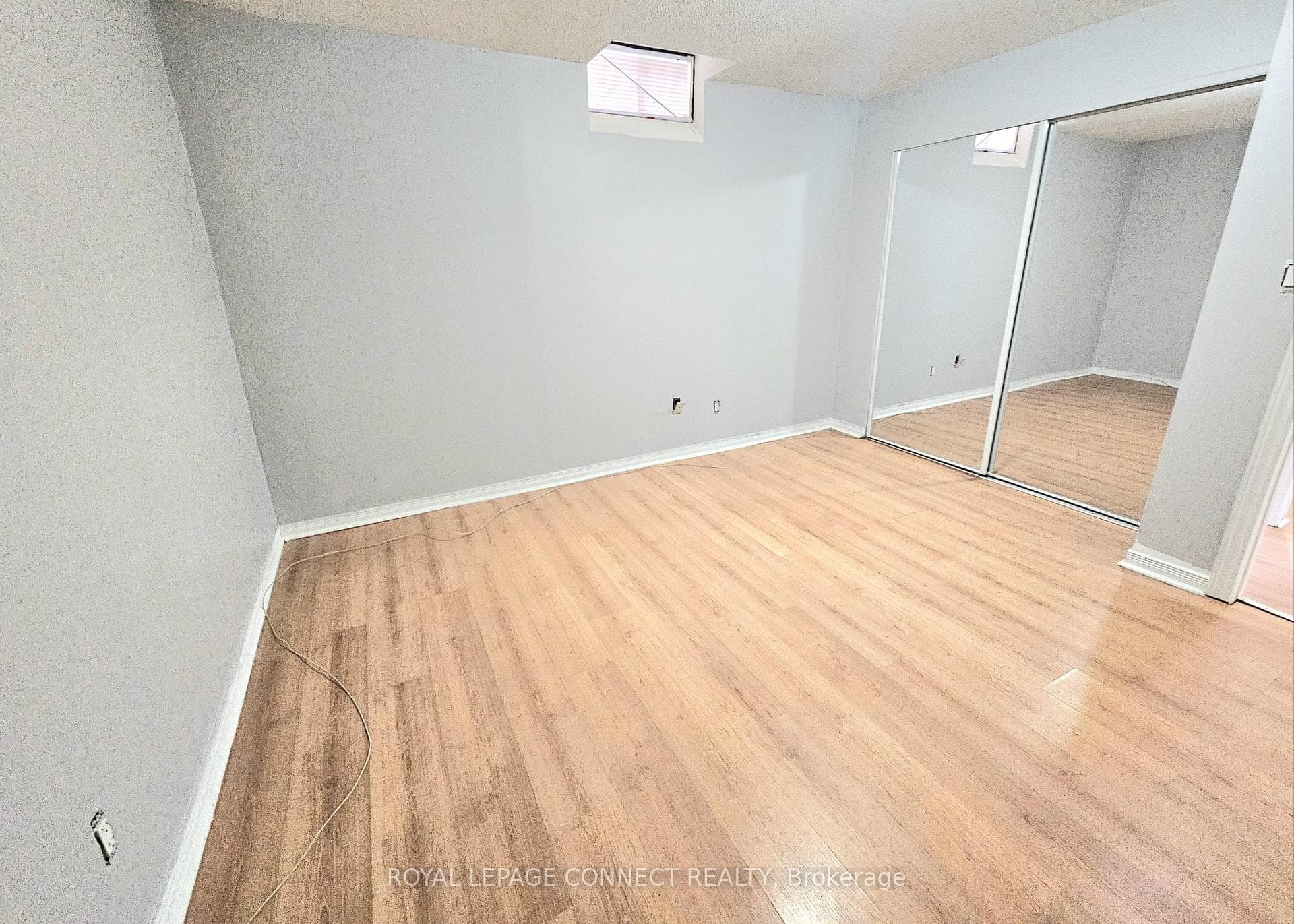 267 Stover Crescent photo 9