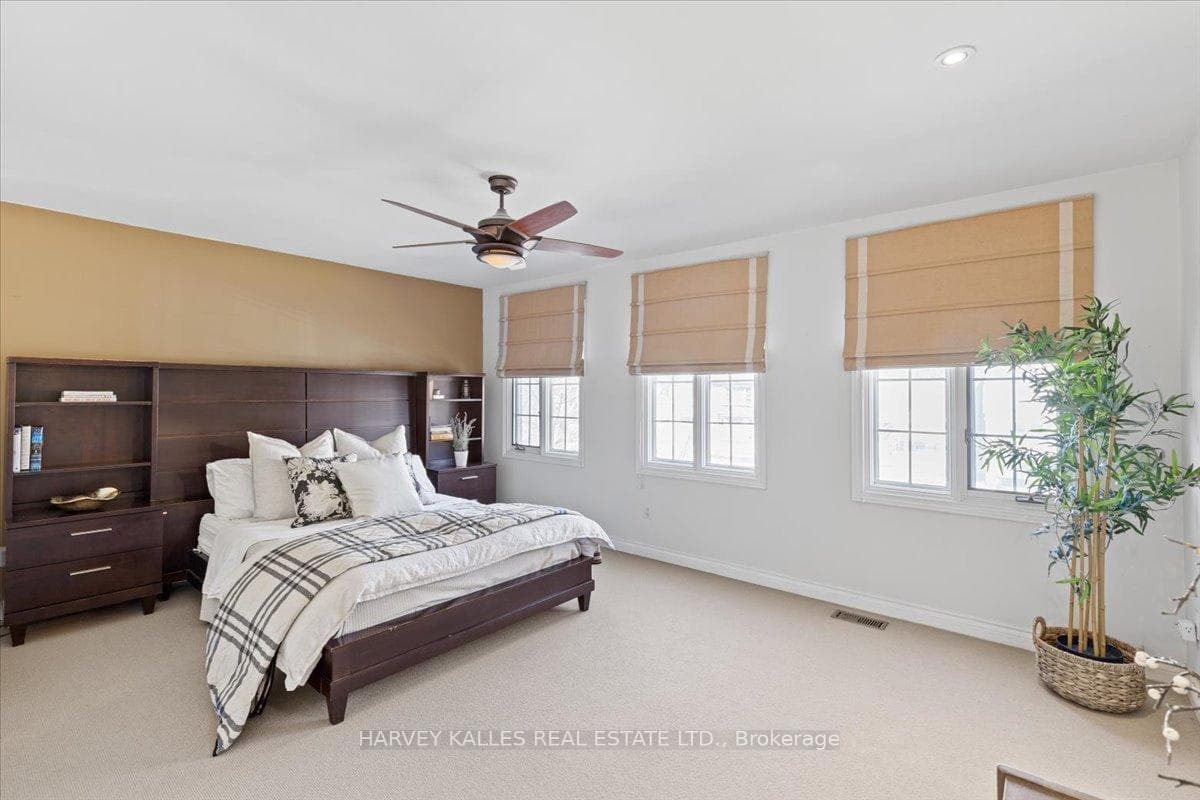 617 Castlefield Avenue photo 22