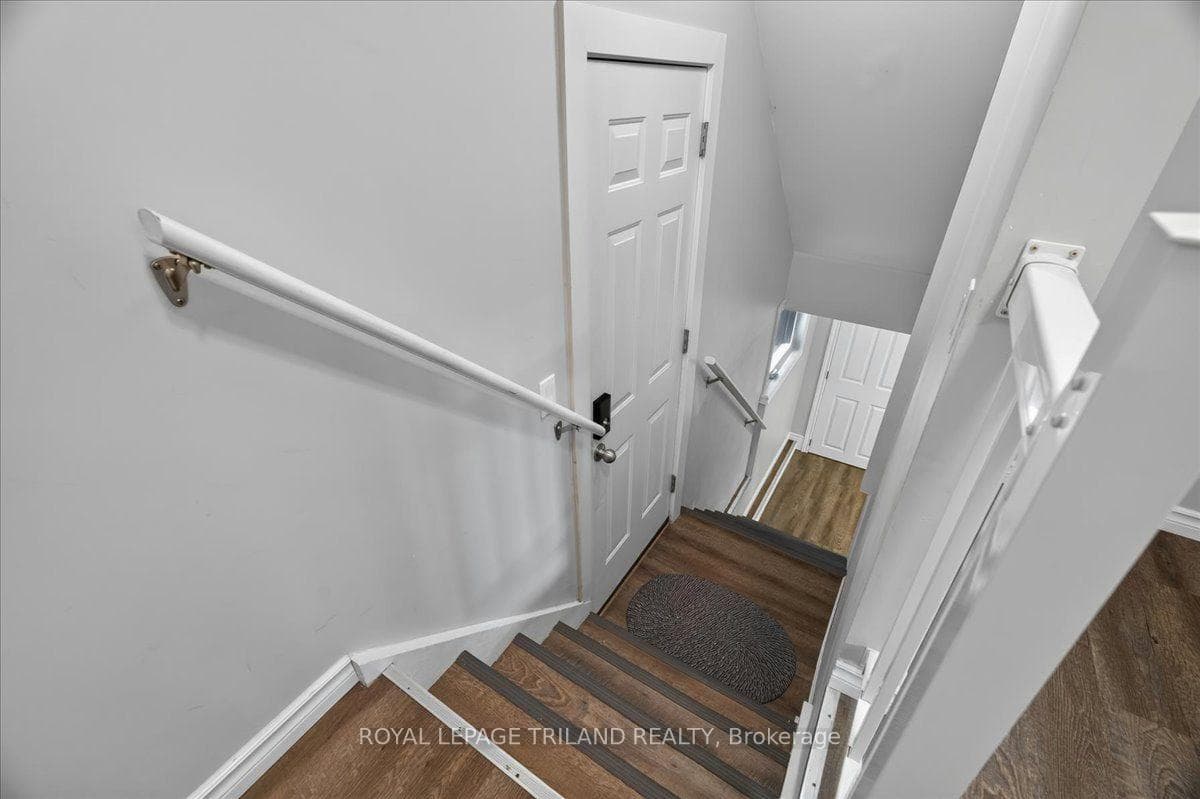 133 Wilson Avenue photo 12