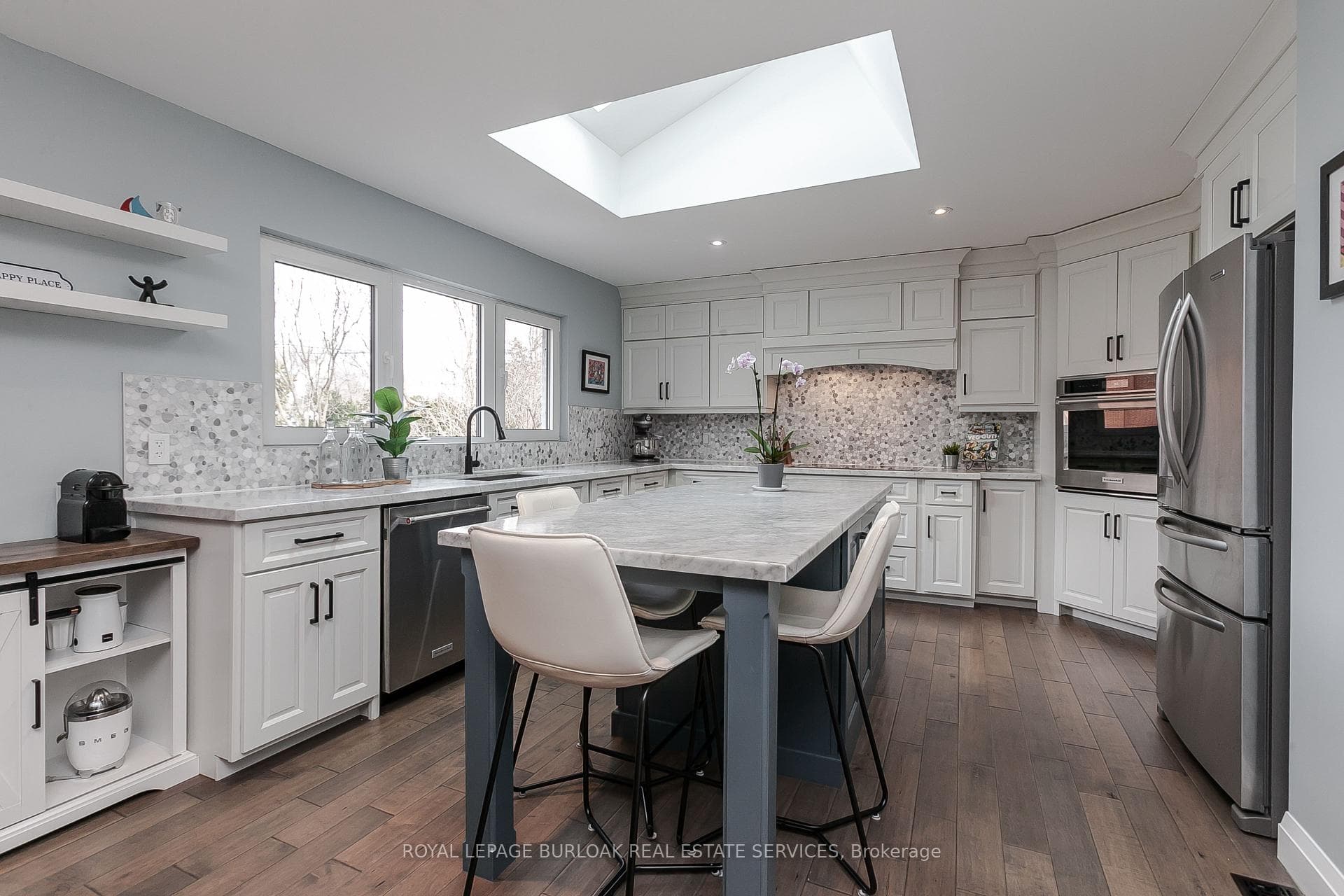 417 Strathcona Drive photo 9