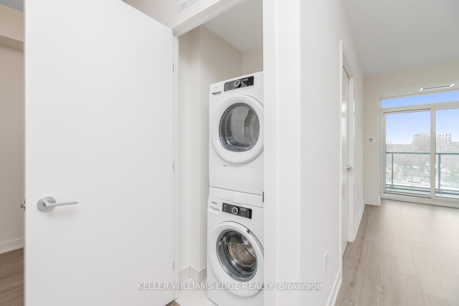 212 King William Street Unit 502 photo 17