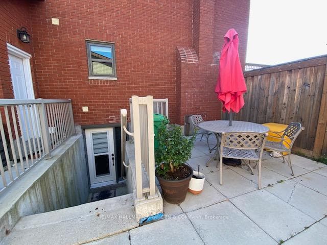 2138A Lorraine Drive photo 17