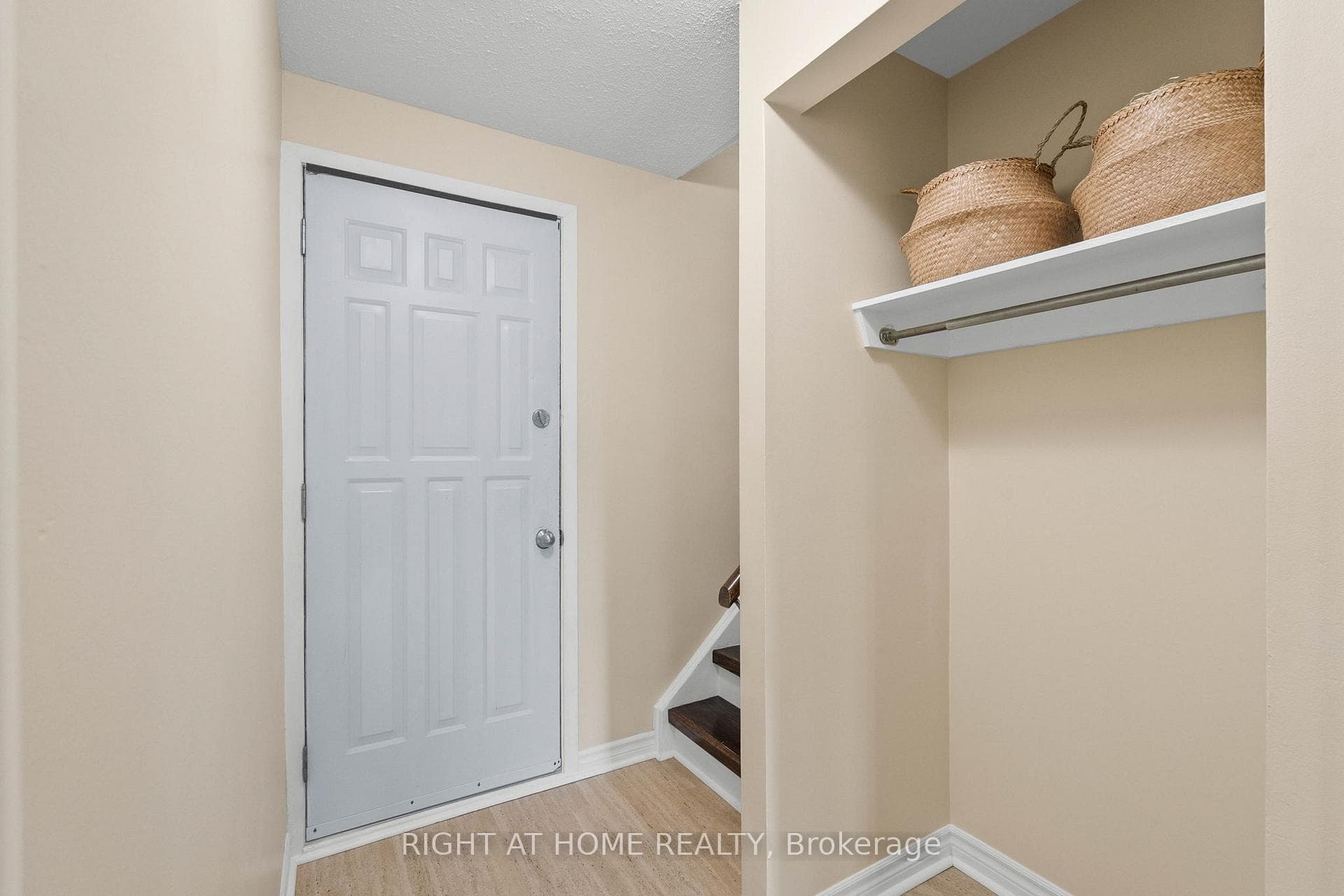 235 THISTLEDOWN Court photo 5