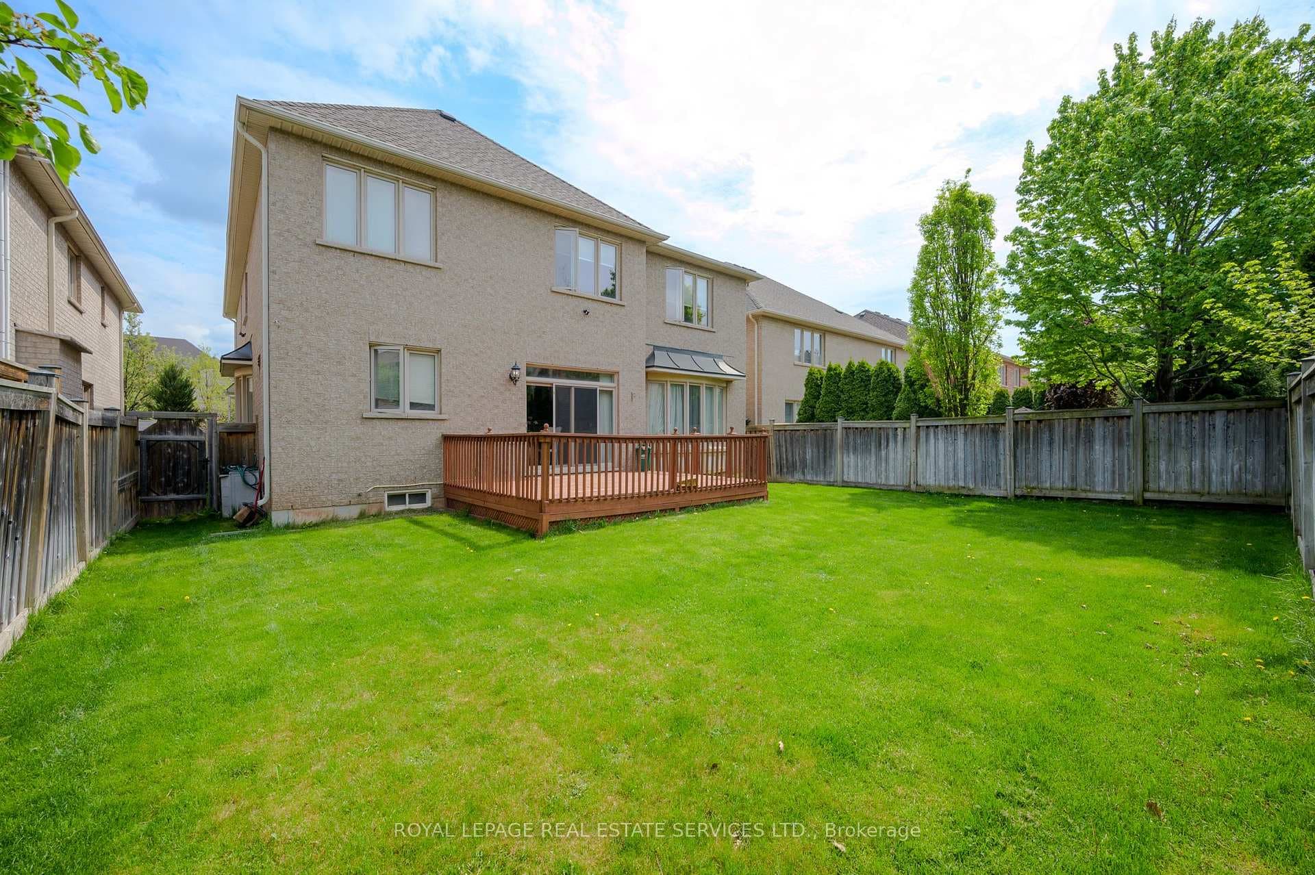 2332 Awenda Drive photo 8