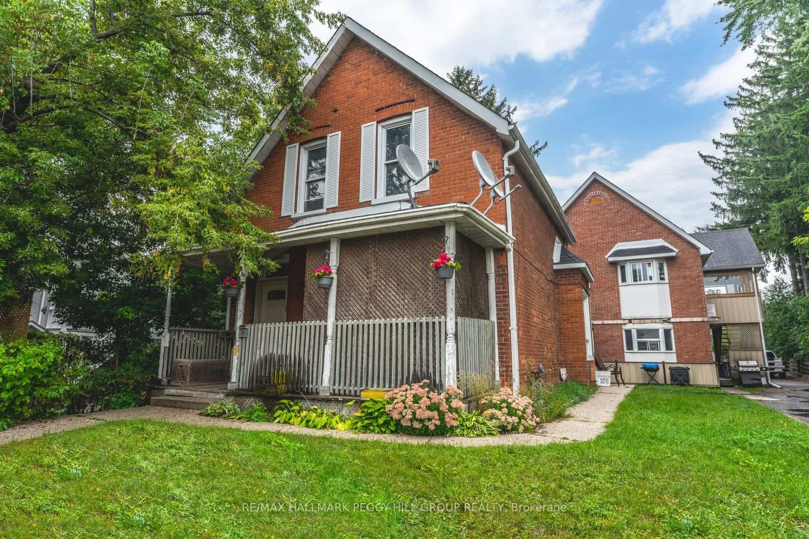 81 Innisfil Street photo 5