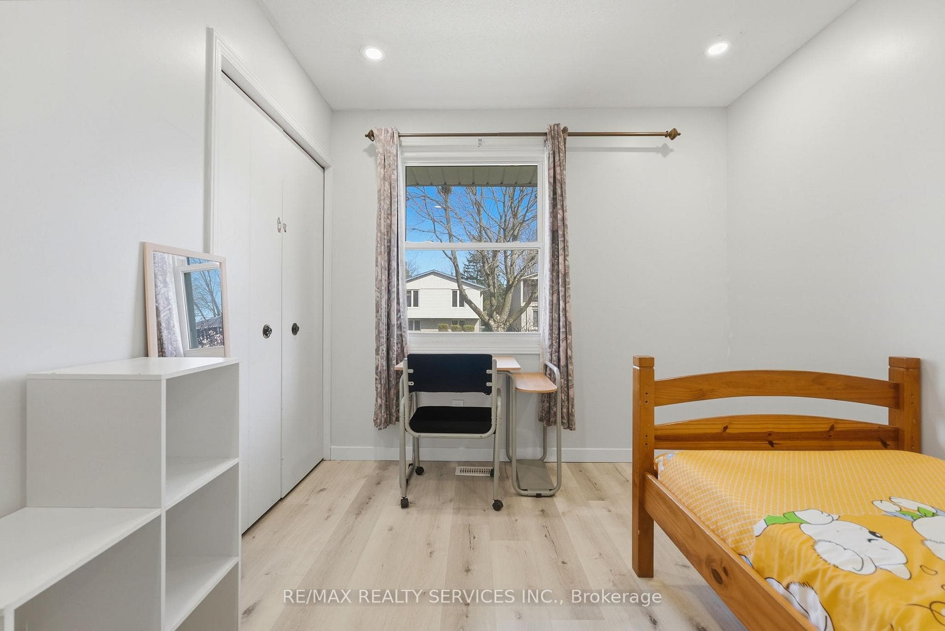 5 Chaucer Road photo 20