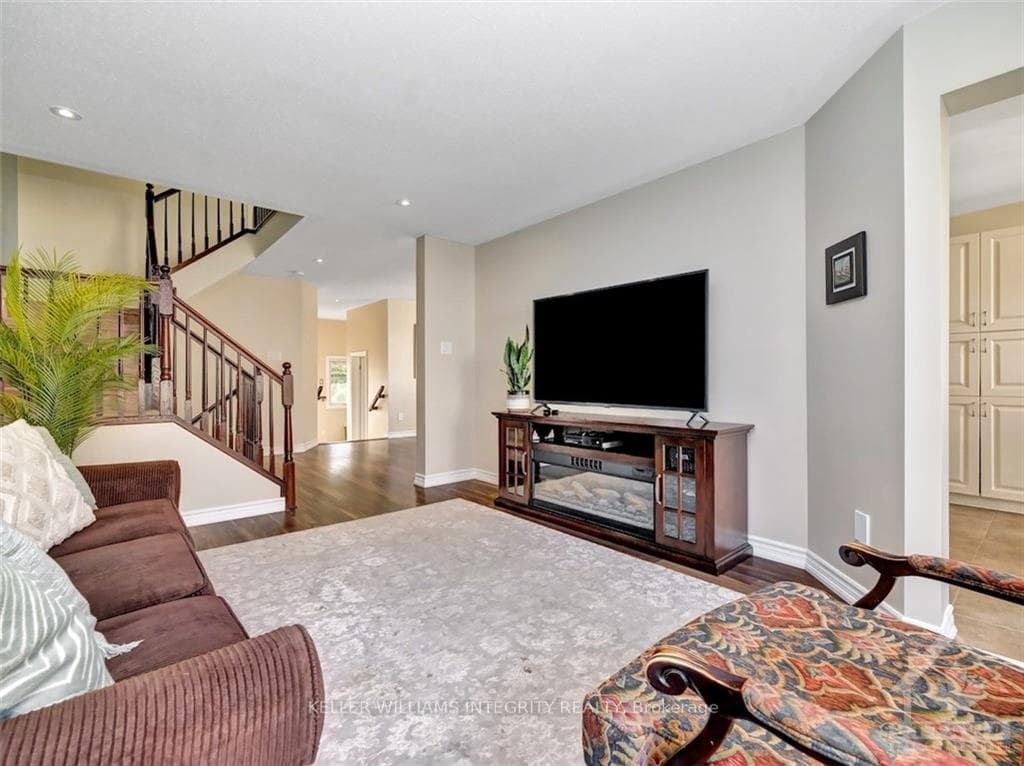 527 LANGELIER Avenue photo 6