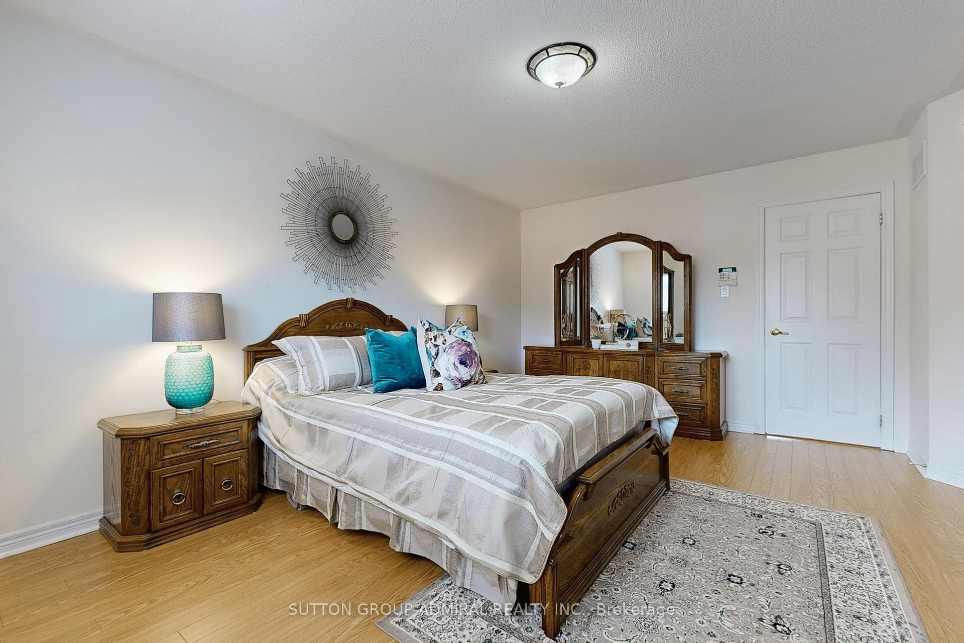 100 Bentwood Crescent photo 20