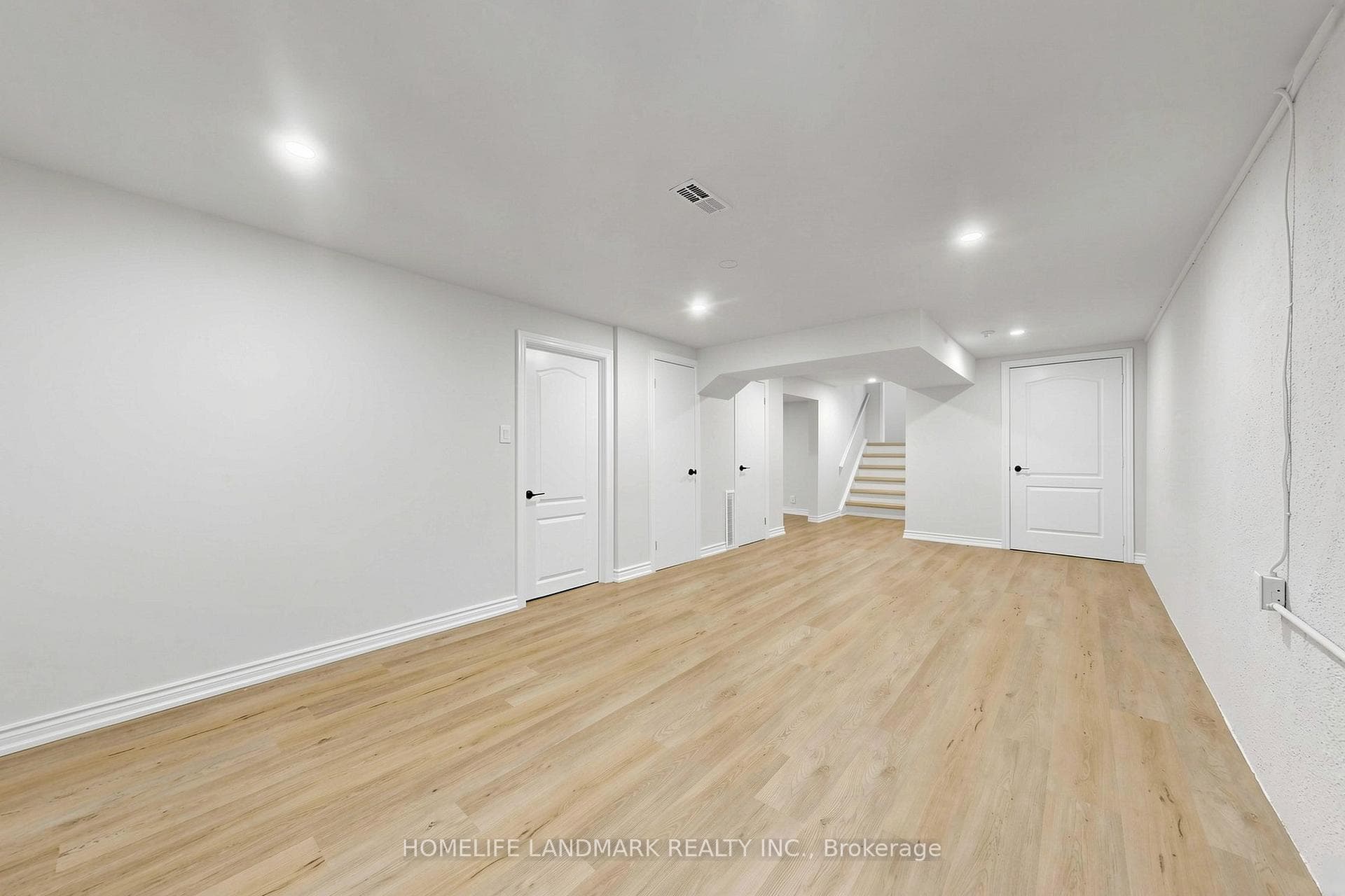 16 Worsley Court photo 35