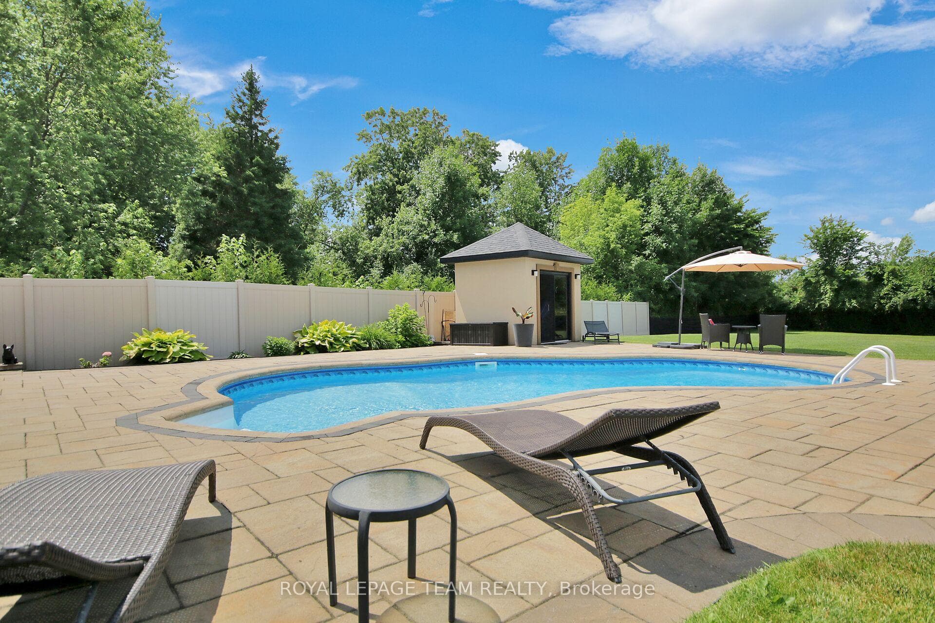 1419 Balmoral Drive photo 6