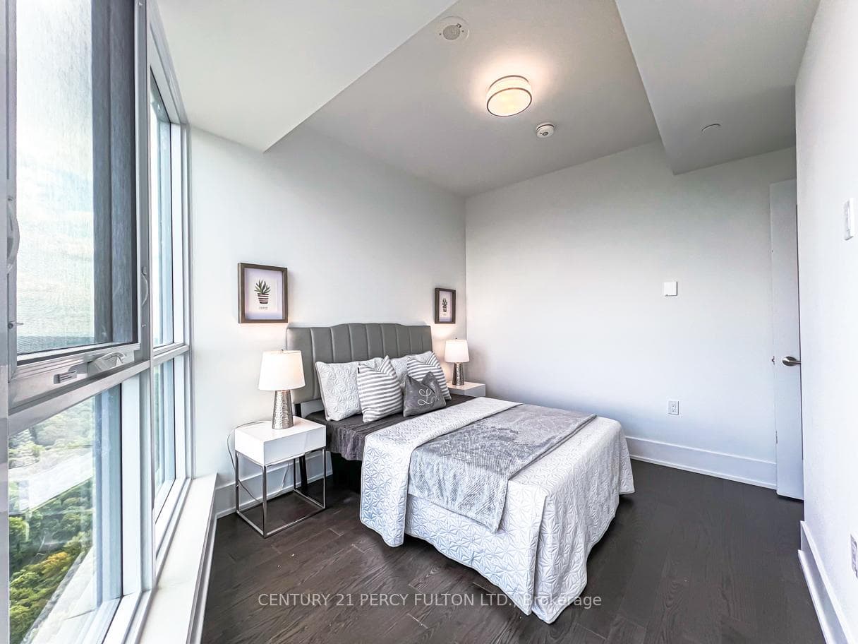 585 Bloor Street Unit 3415 photo 13