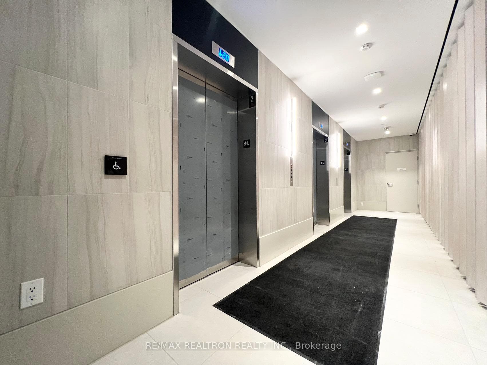 2020 Bathurst Street Unit 207 photo 5