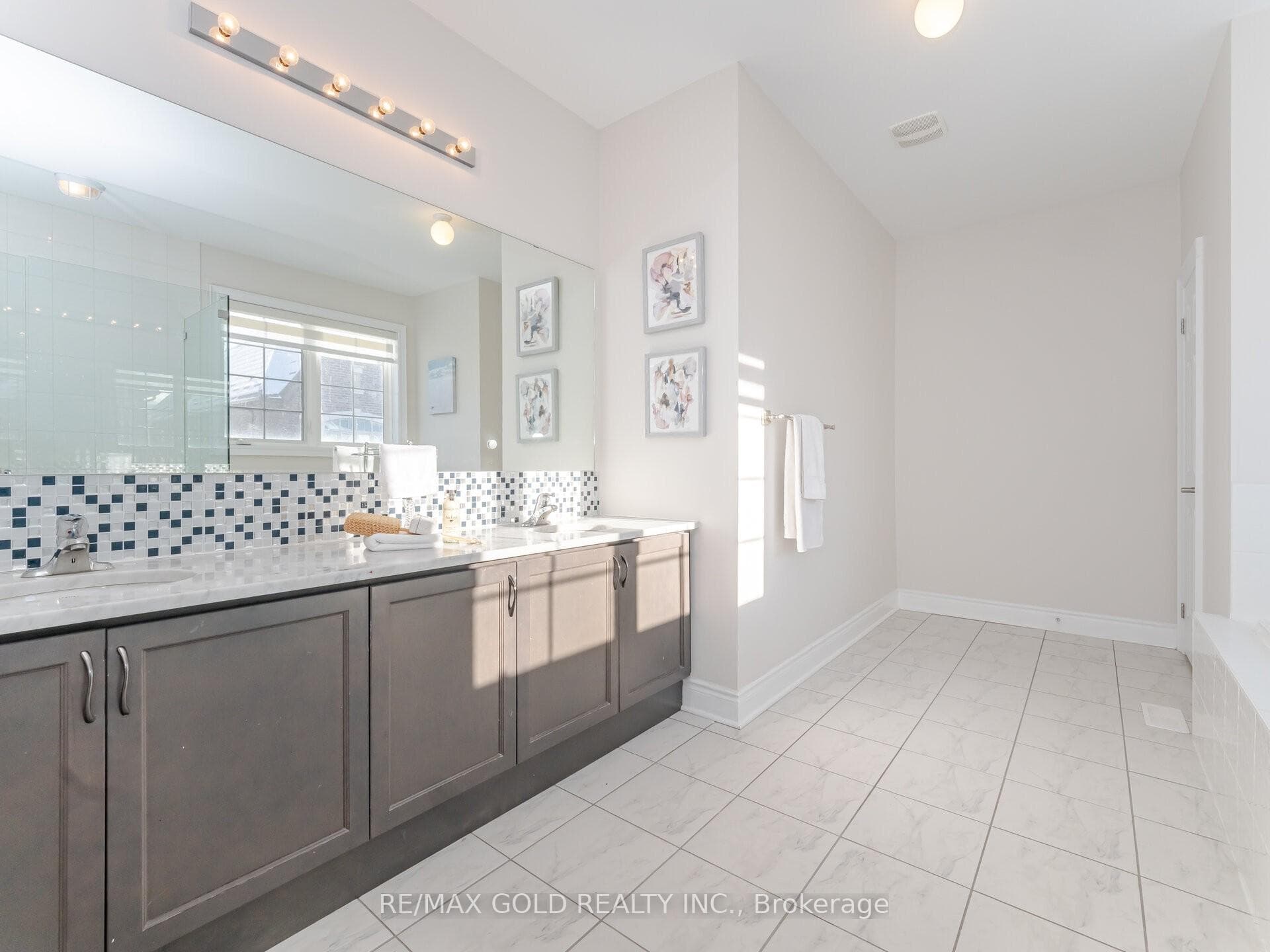 4 Buttonwood Road photo 18