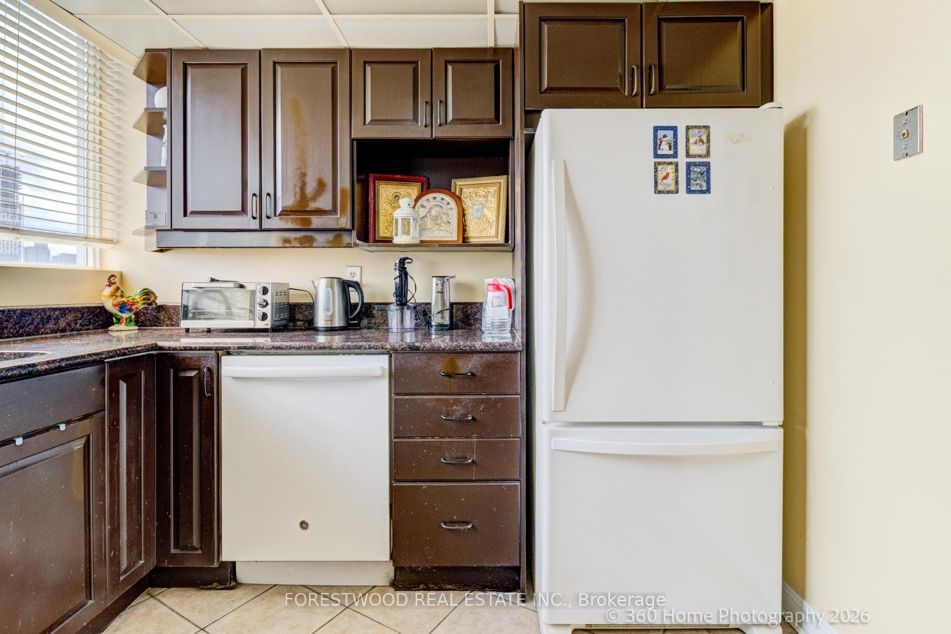 3700 Kaneff Crescent Unit 2202 photo 9
