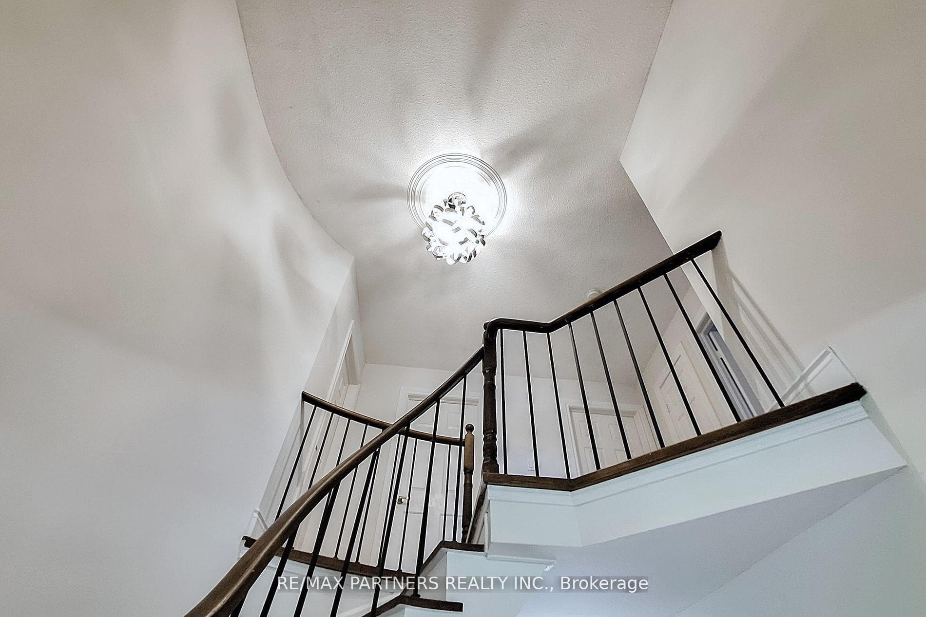 6 Geoffrey Crescent photo 22