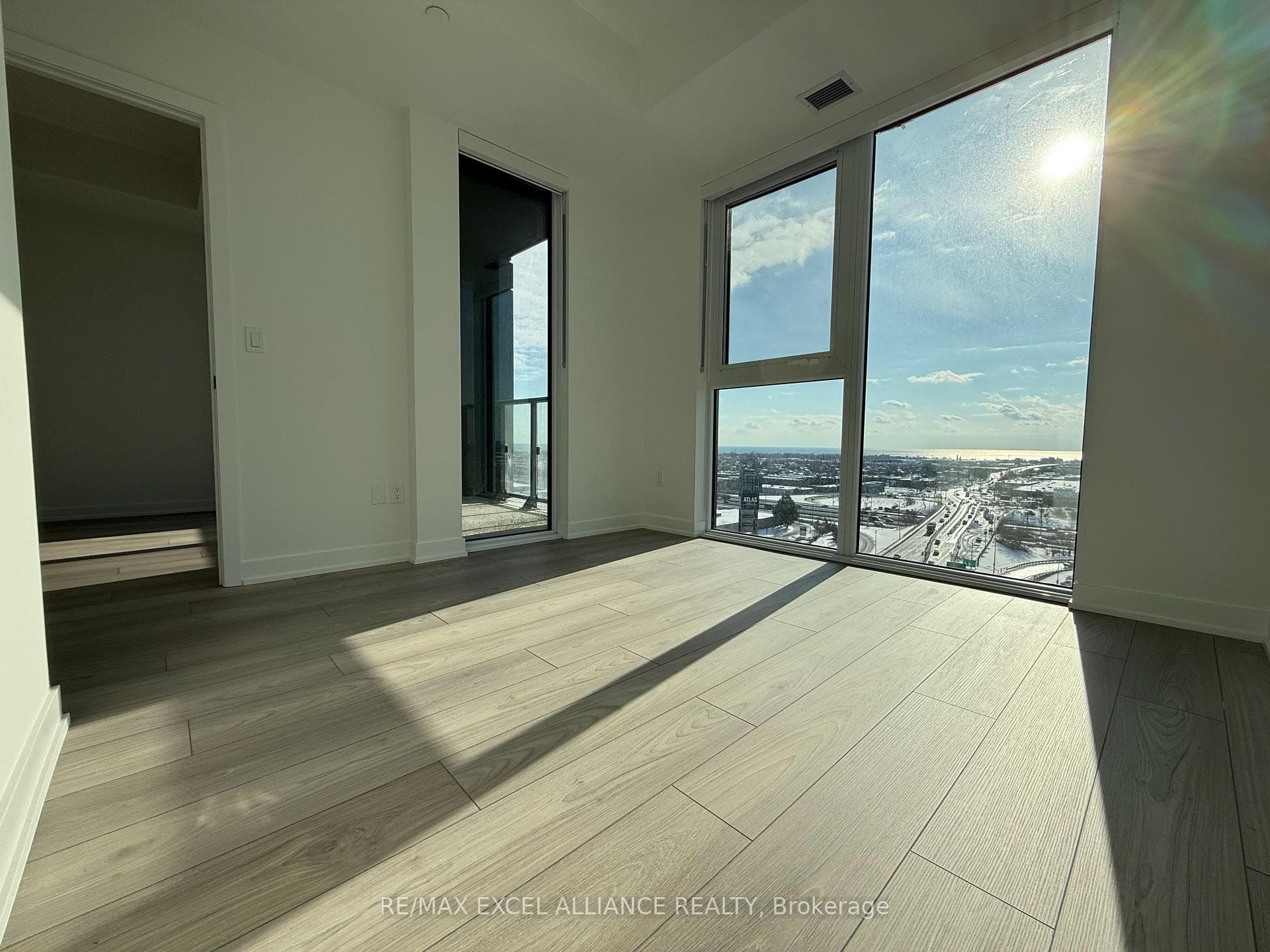 1007 The Queensway N/A Unit 1207 photo 21